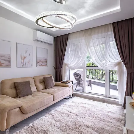 Boutique 1 Bedroom Apartment With Parking And Port View Varna Exterior photo